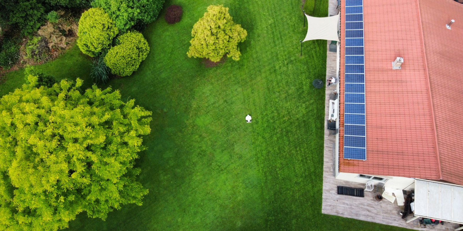 Mammotion LUBA 2 AWD 5000 — Robot tondeuse RTK sans fil périmétrique